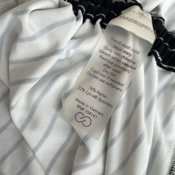 Cute and comfortable! Calia Striped Rashguard with top zipper and ruched sides. - Picture 12 of 12